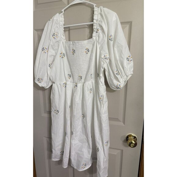 Chicsoul Dress White smocked back Floral Design Top Lined Womens Size 1X NEW - Picture 3 of 9